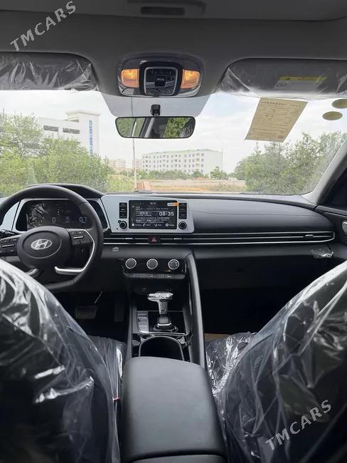 Hyundai Elantra 2026 - 1