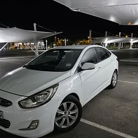 Hyundai Accent 2012