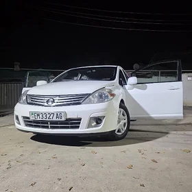 Nissan Versa 2011