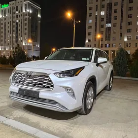 Toyota Highlander 2022