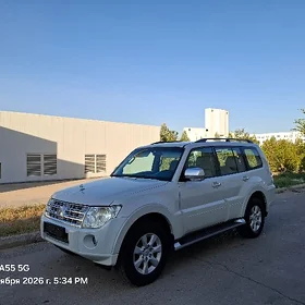 Mitsubishi Pajero 2012