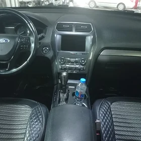 Ford Explorer 2019