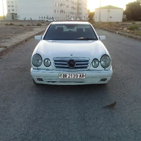 Mercedes-Benz E320 1996