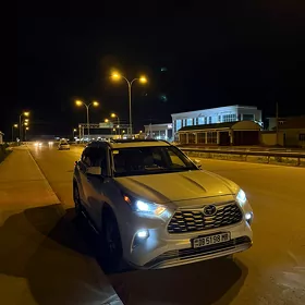 Toyota Highlander 2022