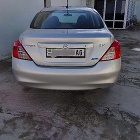 Nissan Versa 2012
