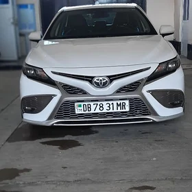 Toyota Camry 2021