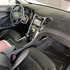 Hyundai Sonata 2011