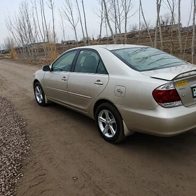 Toyota Camry 2004