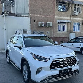 Toyota Highlander 2021