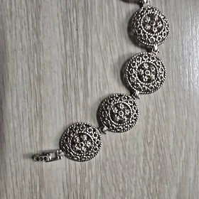 Серебпо браслет