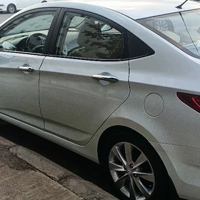 Hyundai Accent 2014