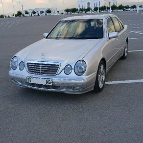 Mercedes-Benz E320 2001