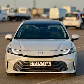 Toyota Camry 2025