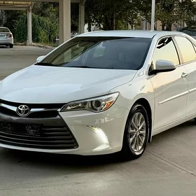 Toyota Camry 2017
