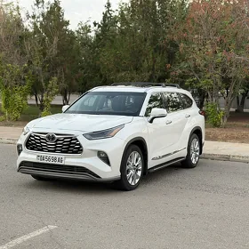 Toyota Highlander 2022