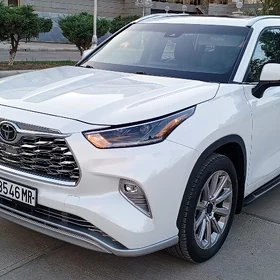 Toyota Highlander 2021