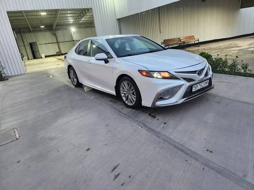 Toyota Camry 2021 - 1
