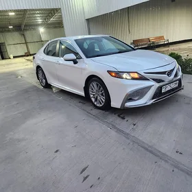 Toyota Camry 2021