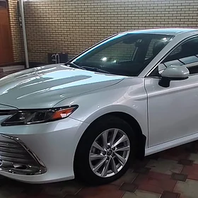 Toyota Camry 2021