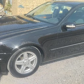 Mercedes-Benz E320 2004