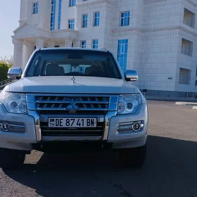 Mitsubishi Pajero 2017