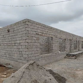 Ussa beton kerpiç örýän
