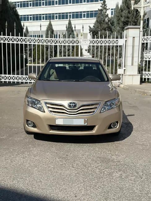Toyota Camry 2010 - 1