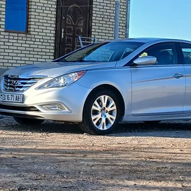 Hyundai Sonata 2011