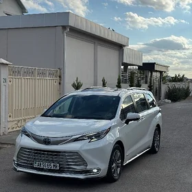 Toyota Sienna 2021