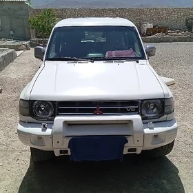 Mitsubishi Pajero 1999