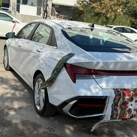 Hyundai Elantra 2024