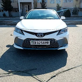 Toyota Camry 2021