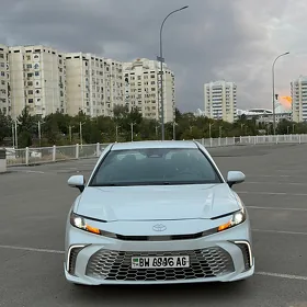 Toyota Camry Hybrid 2025