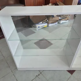 Mebel vitrina