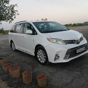 Toyota Sienna 2016