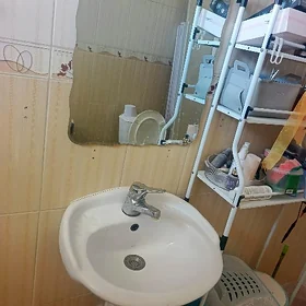 раковина с зеркалом
