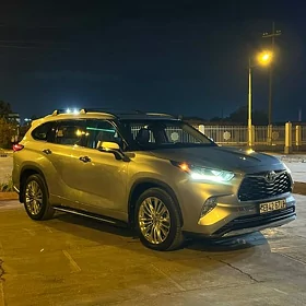 Toyota Highlander 2021