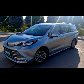 Toyota Sienna 2021