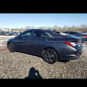 ELANTRA 2022