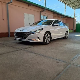 Hyundai Elantra 2022