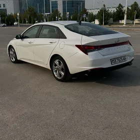 Hyundai Elantra 2023