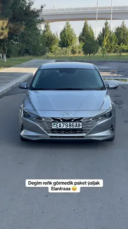 Hyundai Elantra 2022