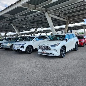 Toyota Highlander 2021