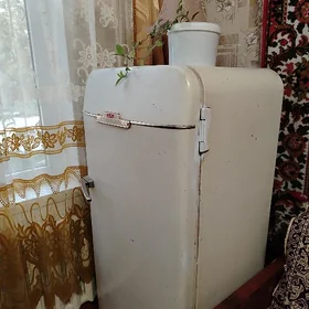Холодильник ЗиЛ Иосква