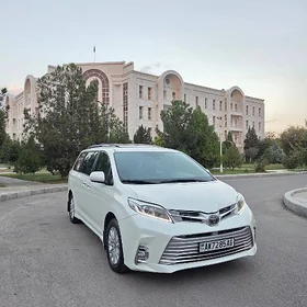 Toyota Sienna 2018