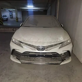 Toyota Camry 2024