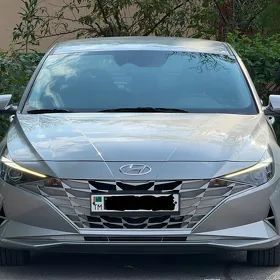 Hyundai Elantra 2022