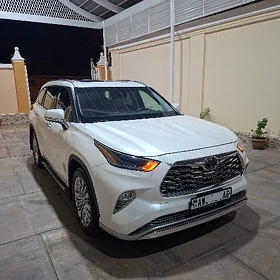 Toyota Highlander 2021