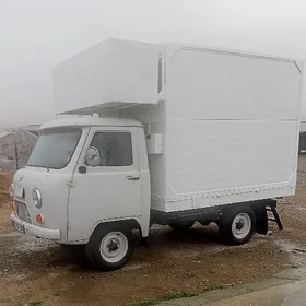 UAZ Profi 1986