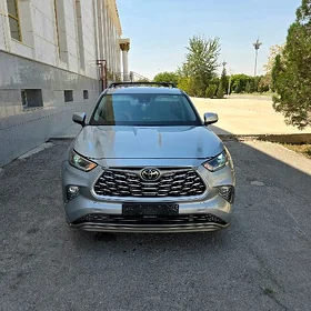 Toyota Highlander 2021